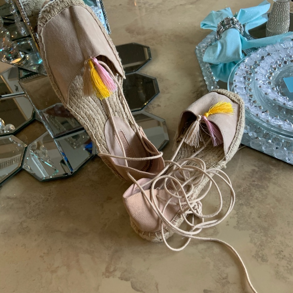 Shoes - Picture 2 of 3